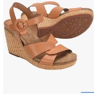 Sofft Women's Wedge Sandals Color Luggage Size 9